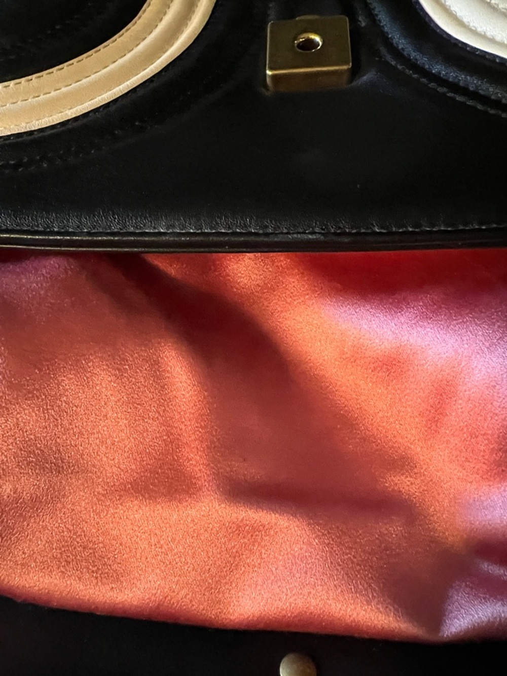 Gucci GG Marmont Matelasse Shoulder Bag - Picture 11 of 11